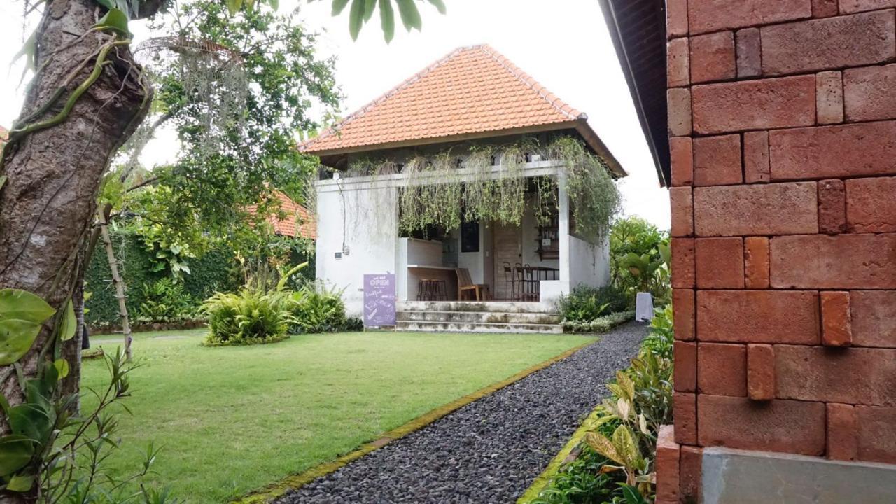 Louto Dmell Guesthouse Sanur Exterior foto